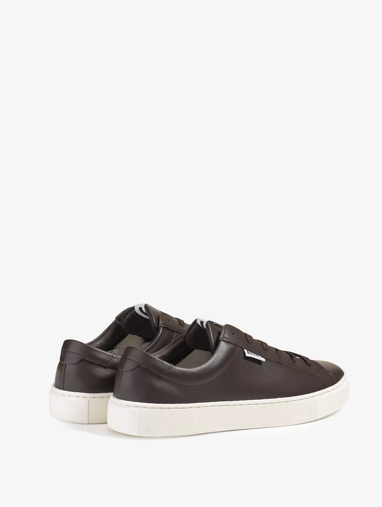 sneaker_en_cuir_intemporelle_et_responsable_2-1.webp Discount Aigle Sneaker En Cuir Intemporelle Et Responsable. Cacao
